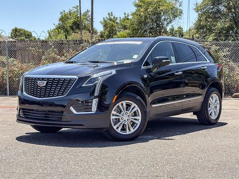 Certified 2024 Cadillac XT5 Luxury FWD image 1