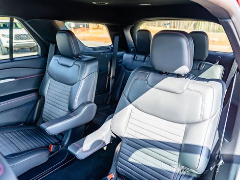 New 2026 Ford Explorer ST-Line w/ ST-Line Street Pack image 14