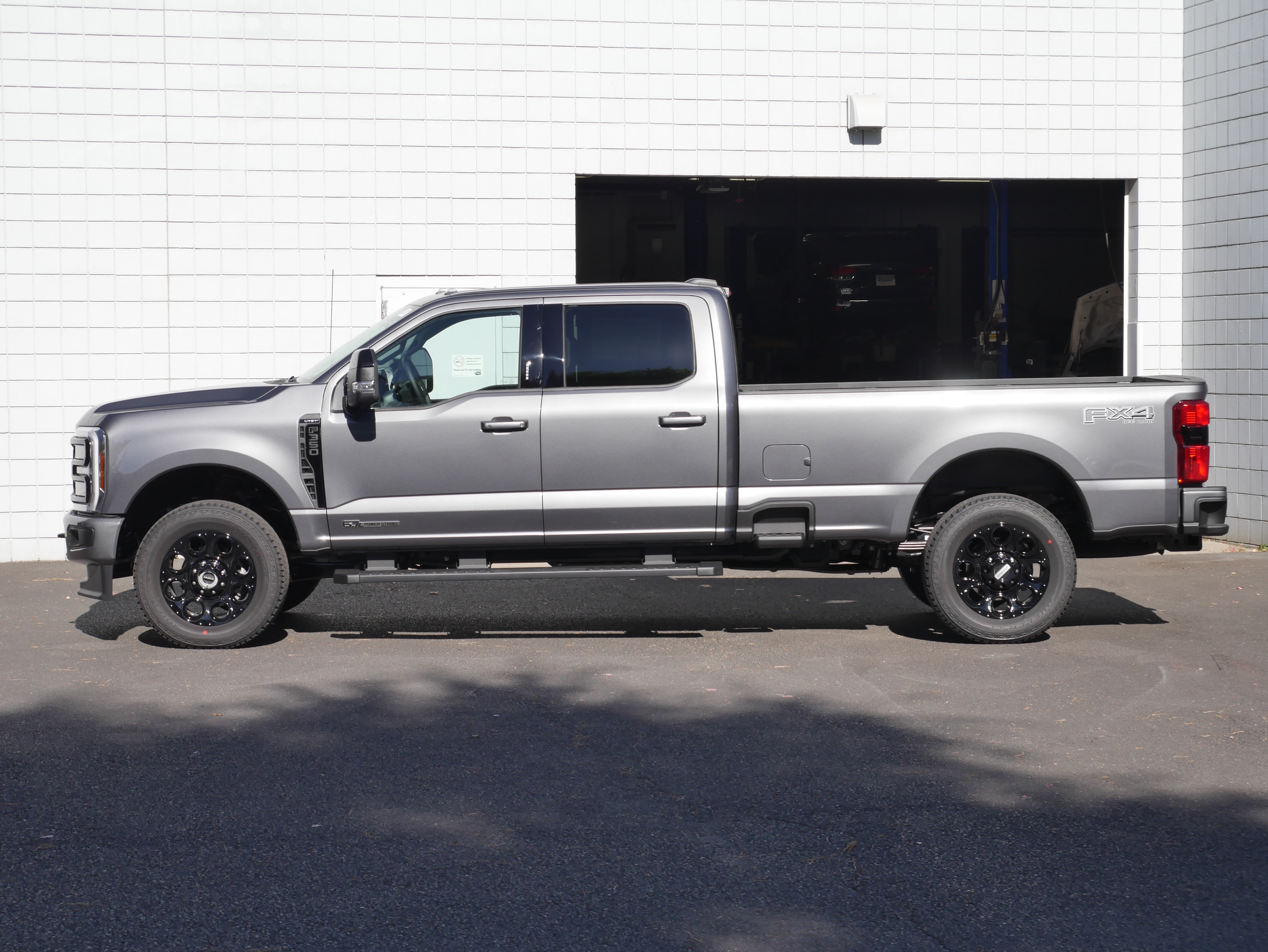 New 2026 Ford F350 Lariat w/ Black Appearance Package AWD/4WD image 17