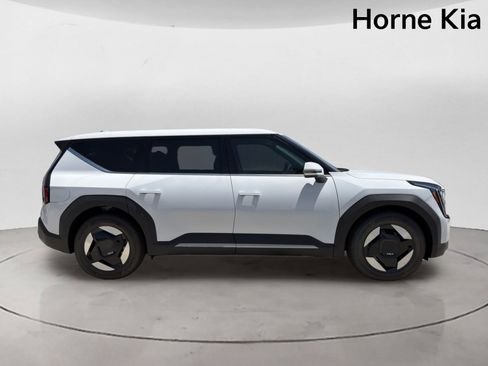 New 2026 Kia EV9 Light RWD image 3