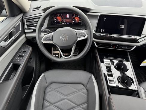 Certified 2025 Volkswagen Atlas Peak Edition SE image 22