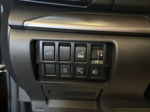 Used 2019 Subaru Forester Premium AWD/4WD image 18