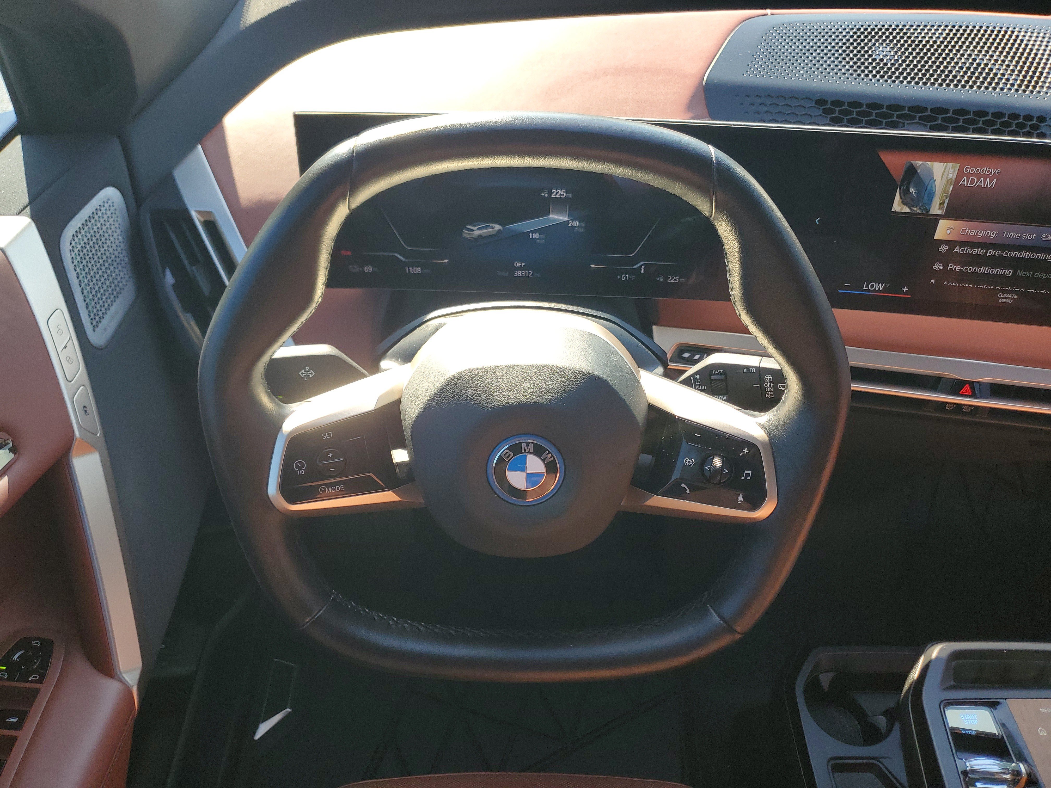 Used 2022 BMW iX xDrive50 w/ Premium Package AWD/4WD image 24