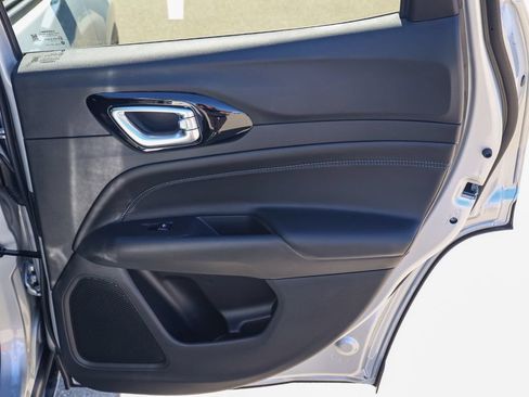 New 2026 Jeep Compass Latitude AWD/4WD image 19