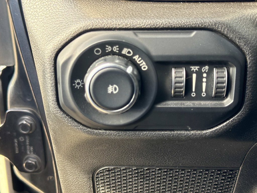 Used 2018 Jeep Wrangler Unlimited Sport S AWD/4WD image 26