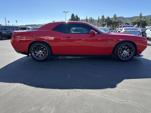 Used 2016 Dodge Challenger SRT image 4