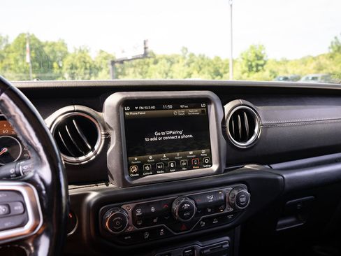 Used 2020 Jeep Gladiator Overland AWD/4WD image 23