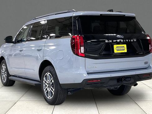 Certified 2025 Ford Expedition Active AWD/4WD image 11