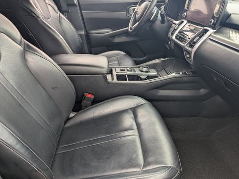 Certified 2023 Kia Sorento EX FWD image 9