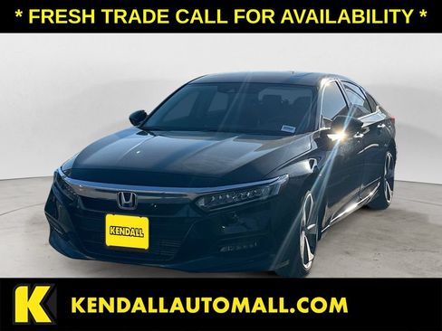 Used 2018 Honda Accord Touring image 1