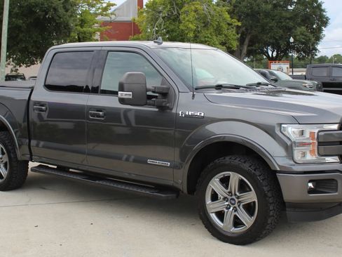 Used 2018 Ford F150 Lariat w/ Equipment Group 502A Luxury AWD/4WD image 7