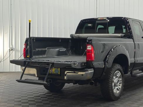 Used 2016 Ford F250 Lariat w/ Lariat Ultimate Package AWD/4WD image 25