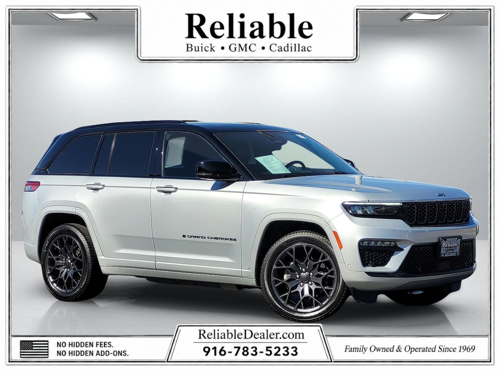 Used 2023 Jeep Grand Cherokee Summit AWD/4WD image 1