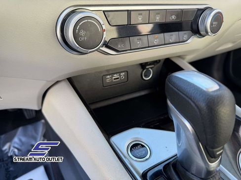 Used 2024 Nissan Altima 2.5 SV image 40