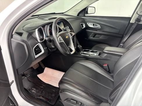Used 2017 Chevrolet Equinox Premier w/ Enhanced Convenience Package AWD/4WD image 14