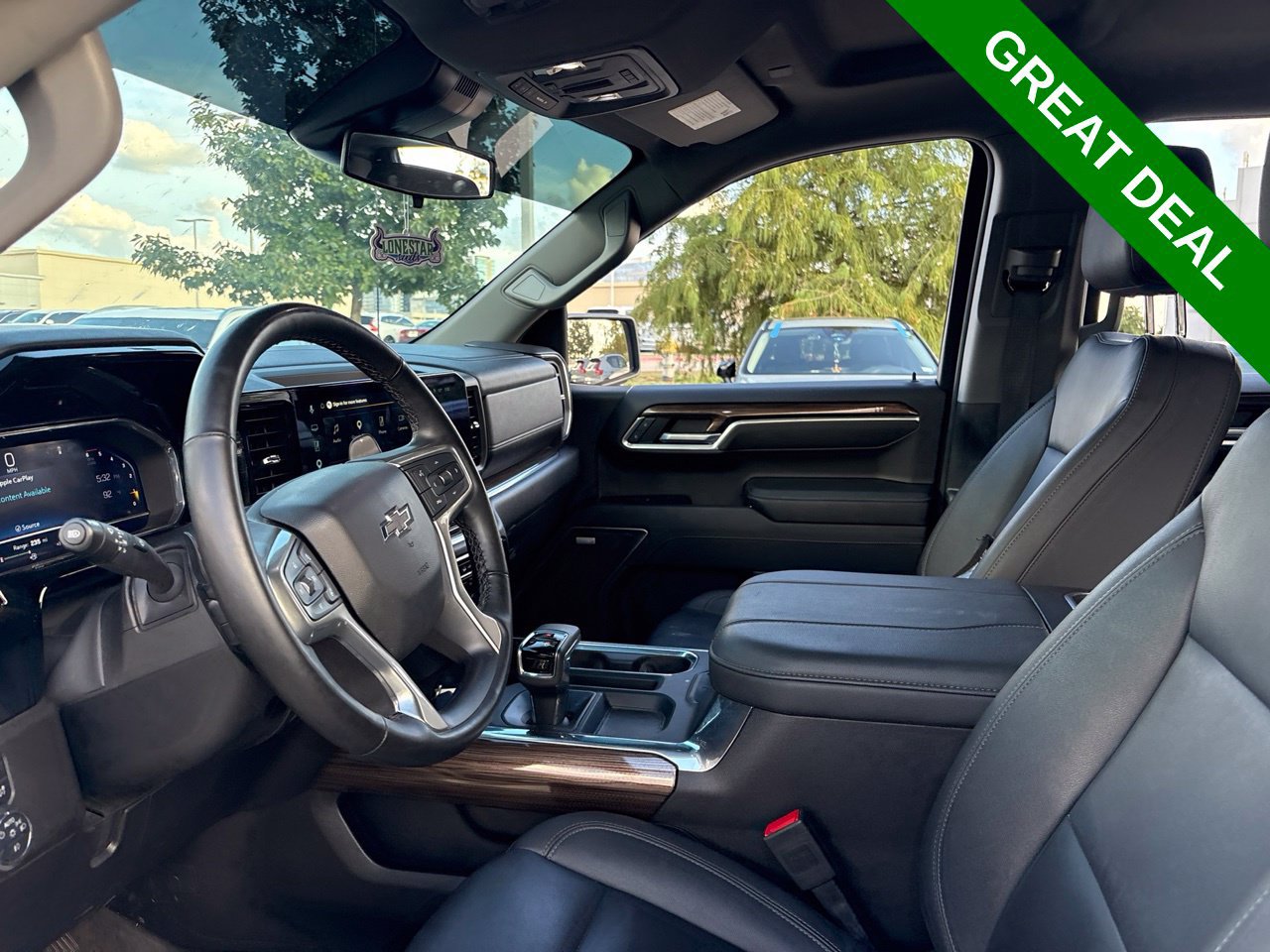 Used 2025 Chevrolet Silverado 1500 RST AWD/4WD image 19
