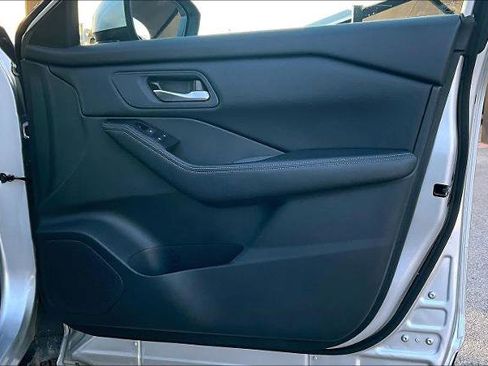 Certified 2024 Nissan Rogue SV image 21