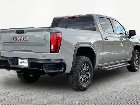 Used 2023 Chevrolet Suburban Premier image 5