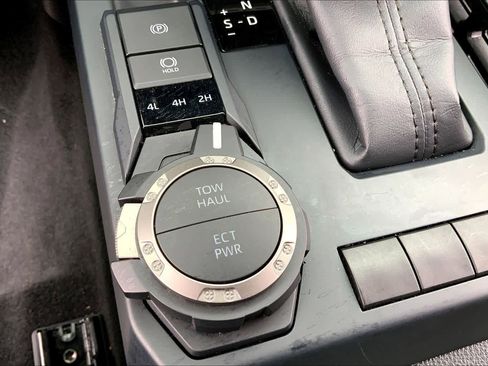 Used 2025 Toyota Tacoma SR5 image 31