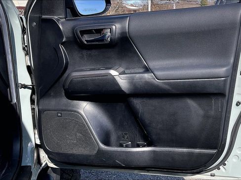 Used 2022 Toyota Tacoma TRD Sport w/ TRD Premium Sport Package image 20