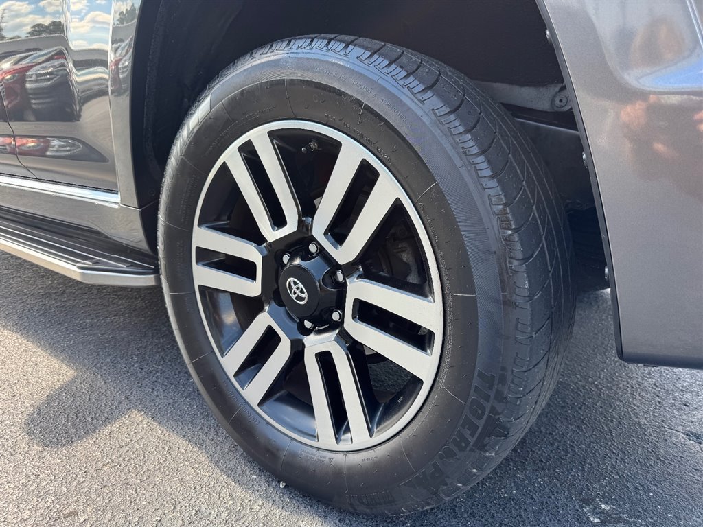 Used 2019 Toyota 4Runner Limited AWD/4WD image 10
