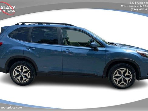 Used 2022 Subaru Forester Premium AWD/4WD image 4