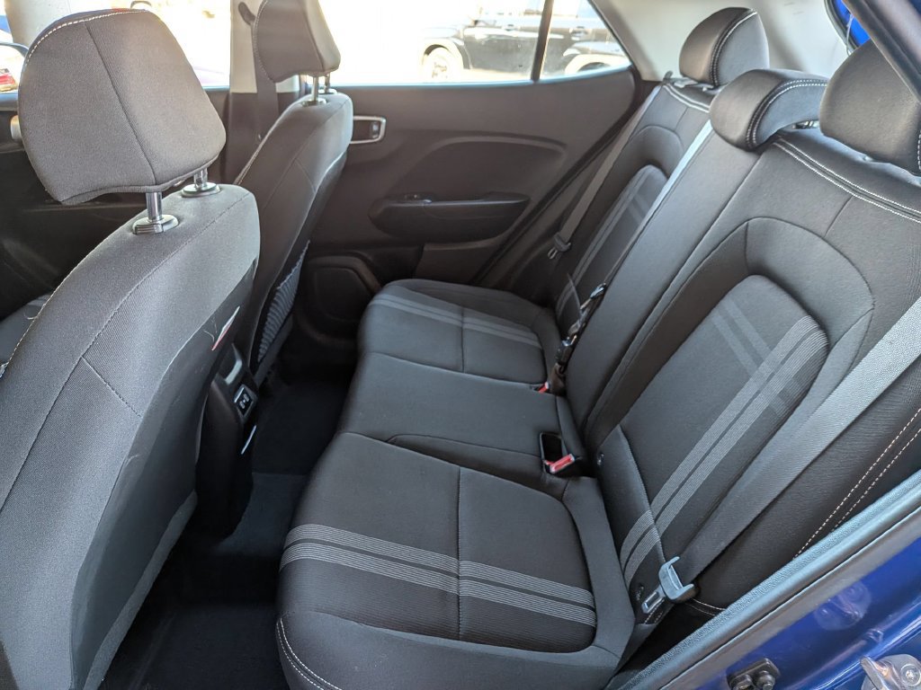 Used 2025 Hyundai Venue SEL FWD image 27