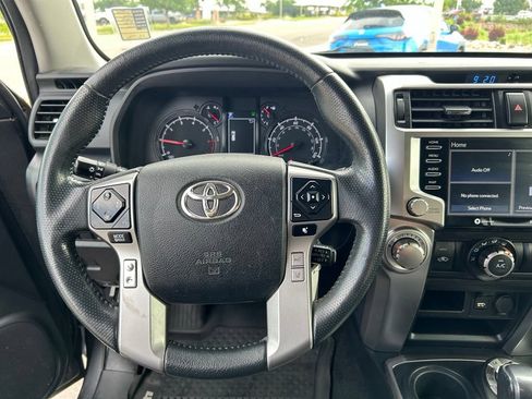 Used 2020 Toyota 4Runner SR5 AWD/4WD image 22