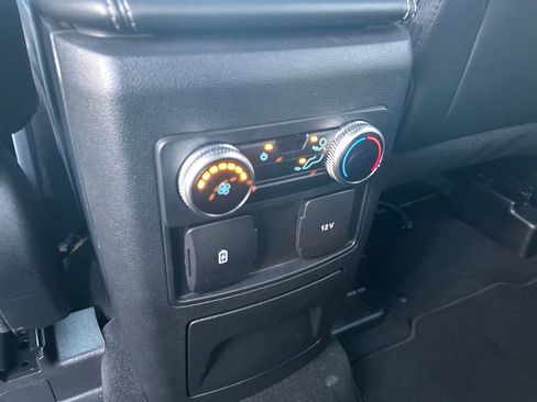 Used 2022 Ford Explorer Limited AWD/4WD image 36