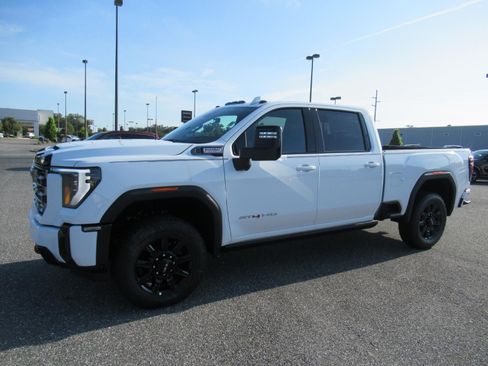New 2026 GMC Sierra 2500 AT4 w/ AT4 Premium Plus Package AWD/4WD image 5