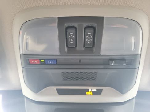 Used 2024 Subaru Crosstrek 2.0i Premium image 19