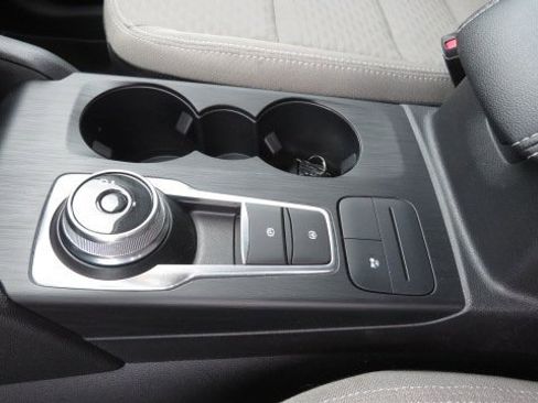 Certified 2022 Ford Escape SE w/ SE Sport Appearance Package image 18