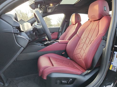 Used 2024 BMW i5 eDrive40i w/ Convenience Package image 13