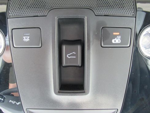 Used 2025 Kia Niro EX Touring FWD image 33