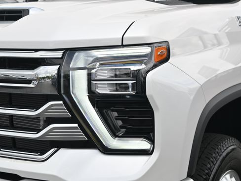 Used 2025 Chevrolet Silverado 3500 High Country w/ High Country Premium Package AWD/4WD image 6