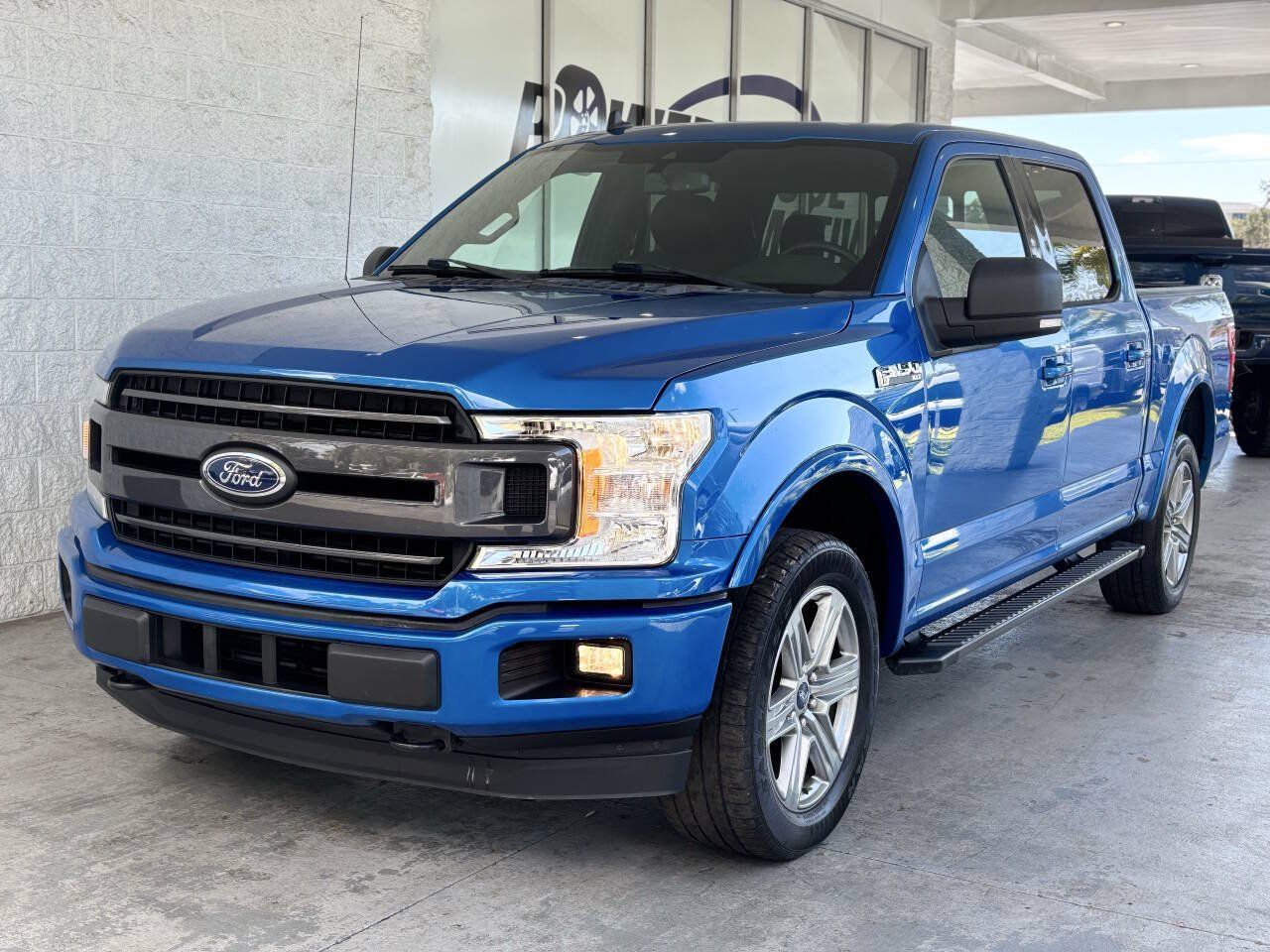 Used 2019 Ford F150 XLT w/ Equipment Group 302A Luxury AWD/4WD image 3