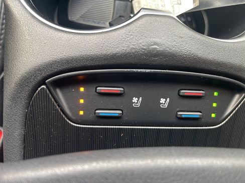 Used 2021 Toyota Venza Limited image 74