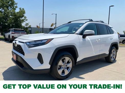 Used 2022 Toyota RAV4 XLE w/ XLE Grade Weather Package AWD/4WD image 1
