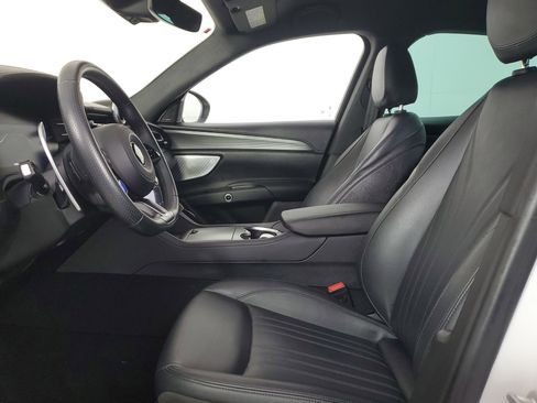 Used 2024 Maserati Grecale GT image 19