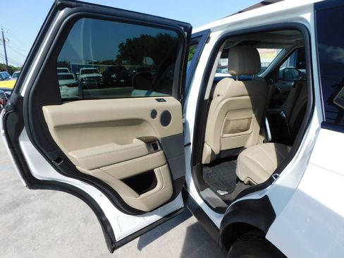 Used 2016 Land Rover Range Rover Sport HSE image 26