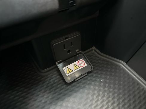 Used 2025 RAM 2500 Rebel w/ Rebel Level 2 Equipment Group image 16