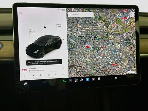 Used 2021 Tesla Model Y Long Range AWD/4WD image 19