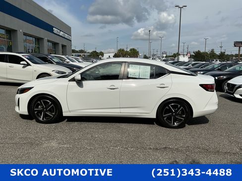 Used 2024 Nissan Sentra SV FWD image 2