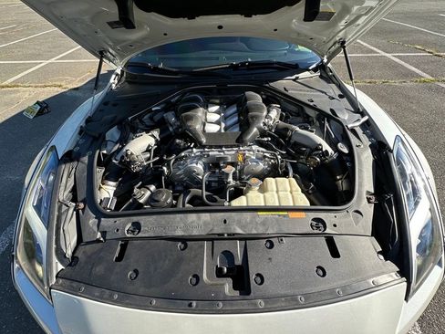 Used 2014 Nissan GT-R Premium w/ Premium Interior Package image 37