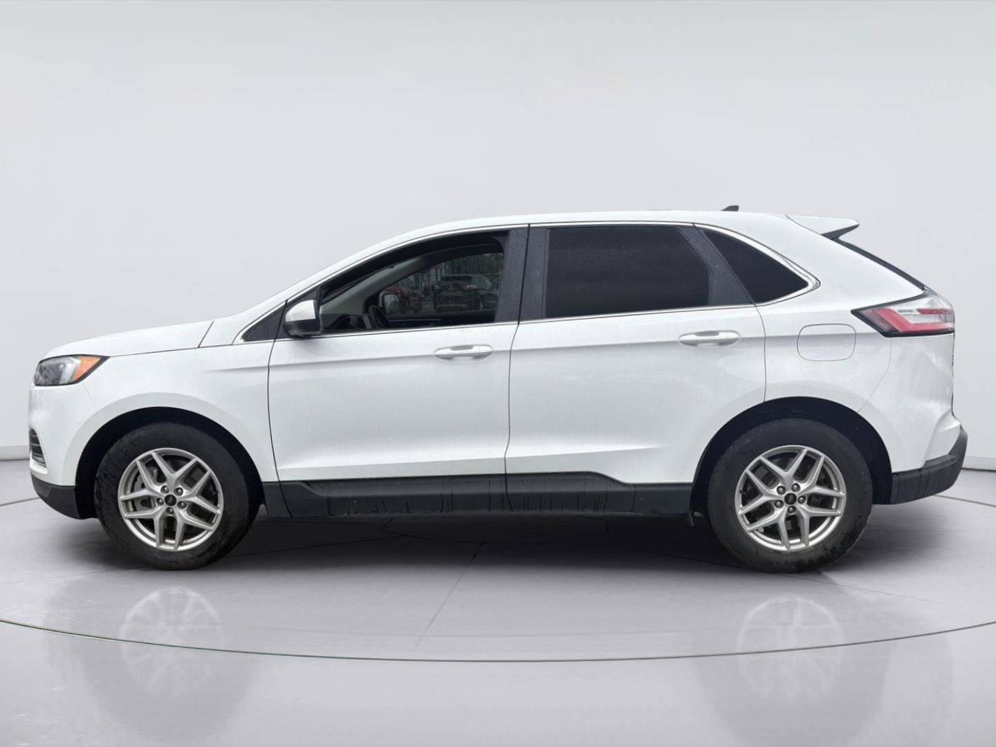 Used 2024 Ford Edge SEL AWD/4WD image 8