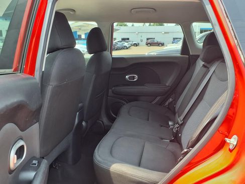Used 2018 Kia Soul + FWD image 11