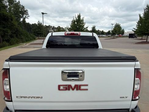 Used 2015 GMC Canyon SLT RWD image 3