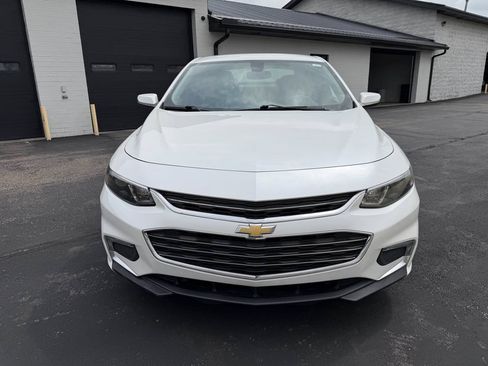 Used 2017 Chevrolet Malibu LT FWD image 7