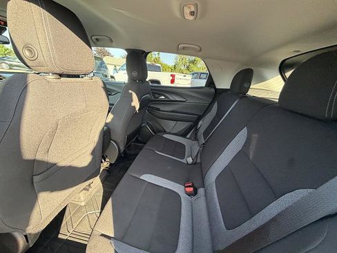 Used 2023 Chevrolet TrailBlazer LT FWD image 21