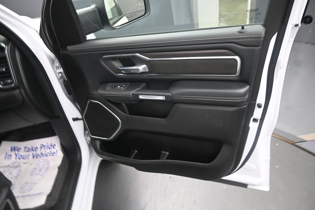 Used 2025 RAM 1500 Laramie w/ Sport Appearance Package AWD/4WD image 16